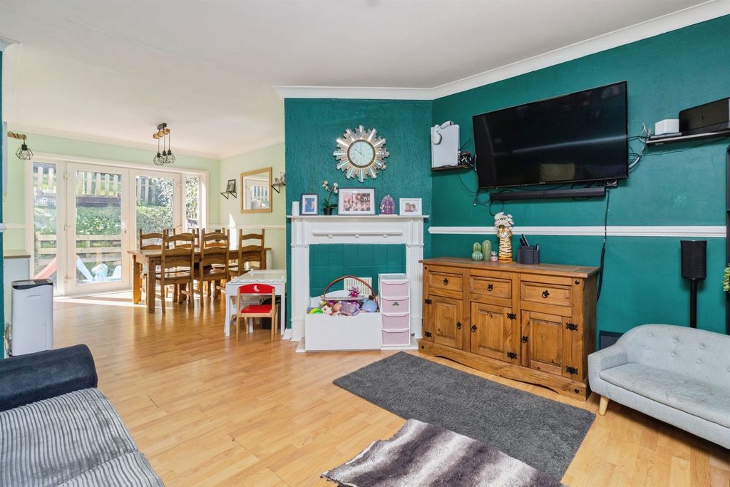 Property photo 3 of 19