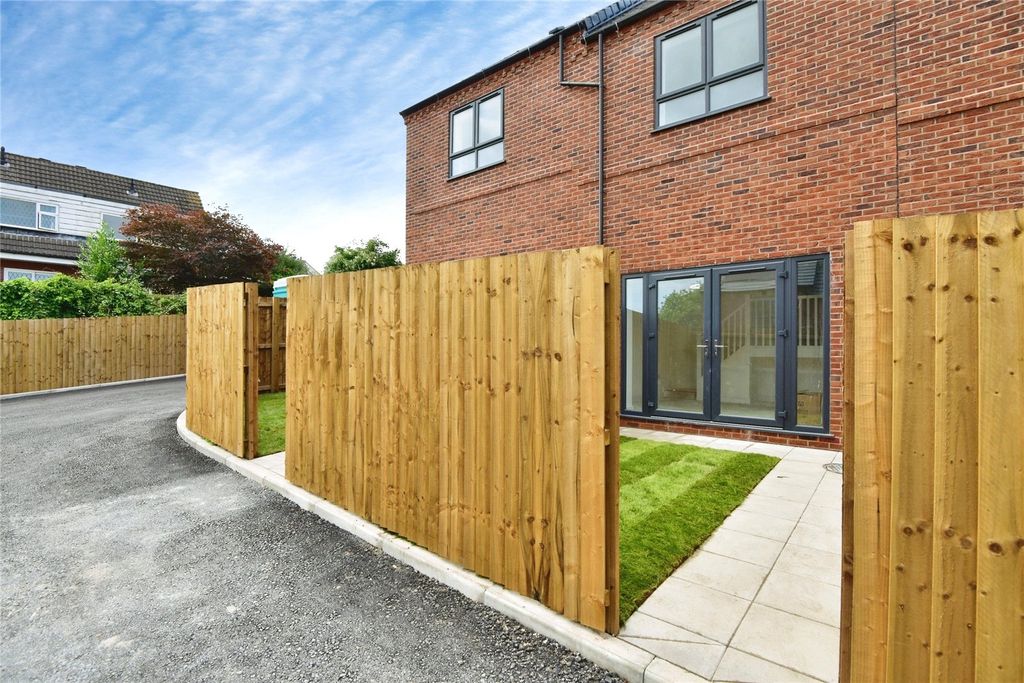 Property photo 2 of 15 Picture No. 38