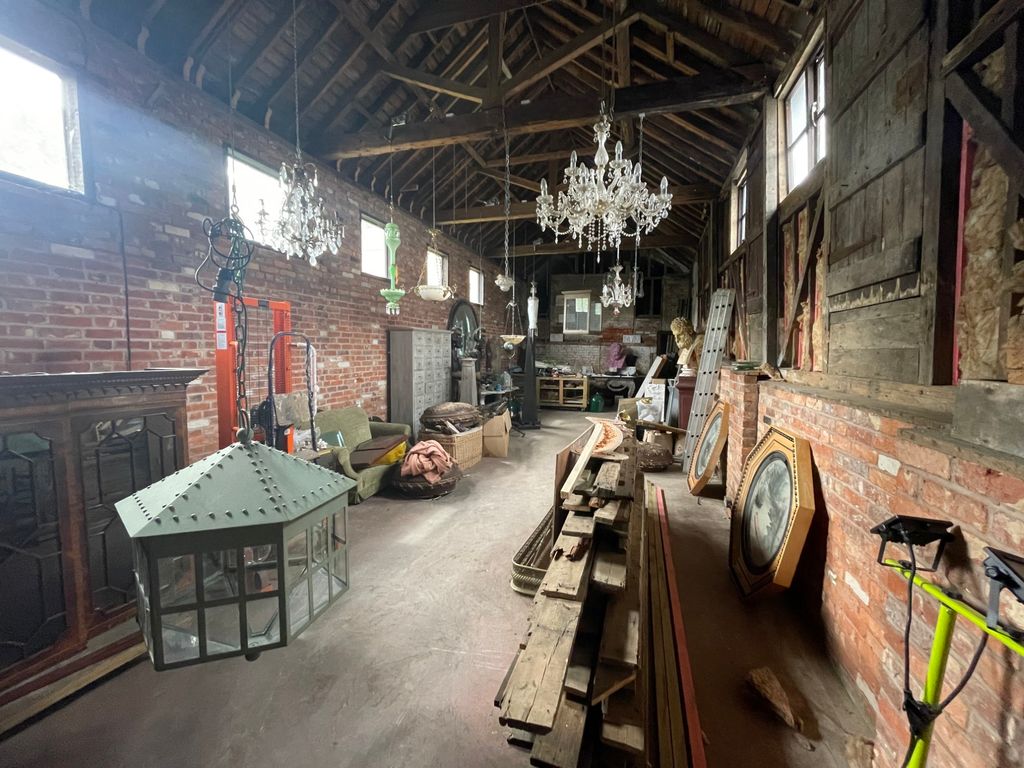 Property photo 2 of 7