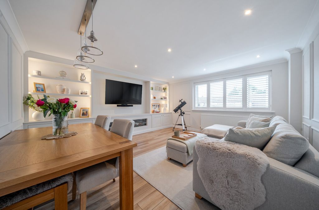 Property photo 2 of 22 1496462-12-6A60d5...