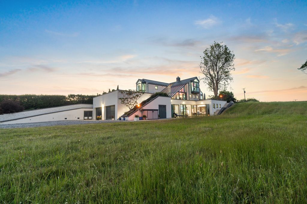 Property photo 1 of 49