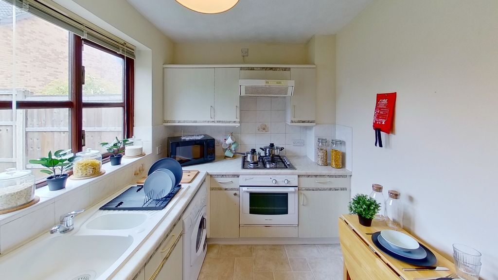 Property photo 2 of 10 Kitchen