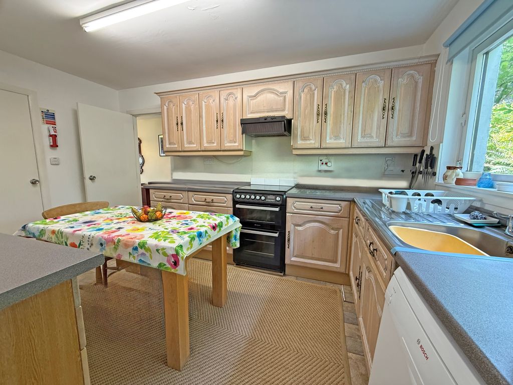 Property photo 2 of 3