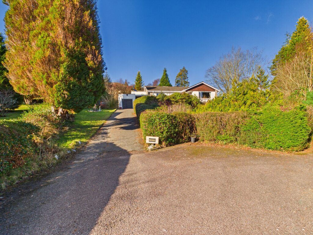 Property photo 1 of 33