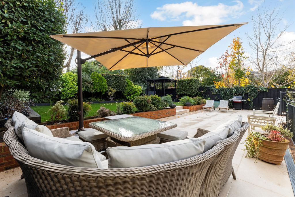 Property photo 3 of 18 Image