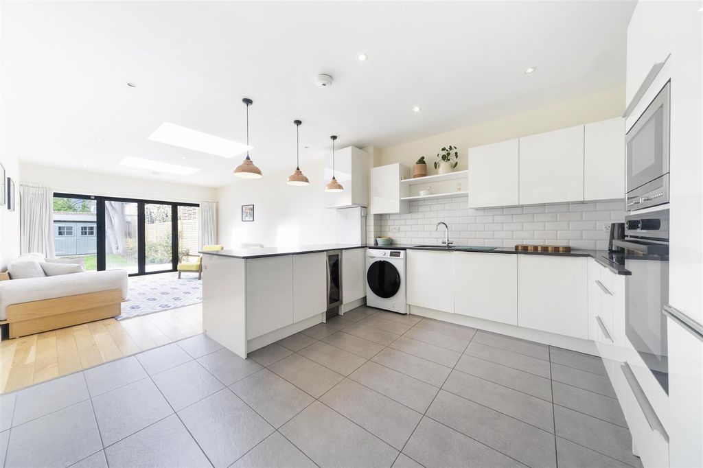 Property photo 2 of 16 Kitchen