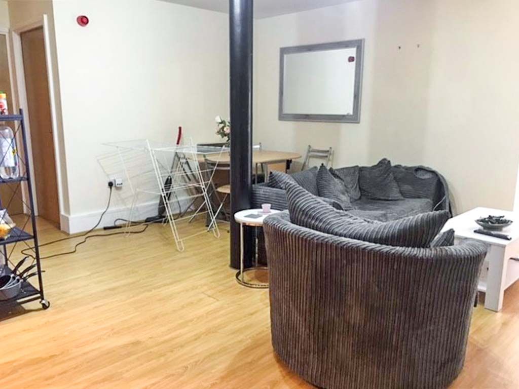 Property photo 3 of 5 Living Room