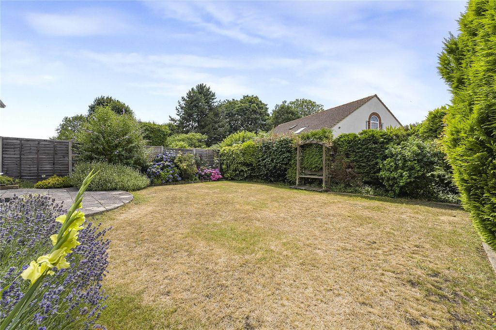Property photo 3 of 28 Garden