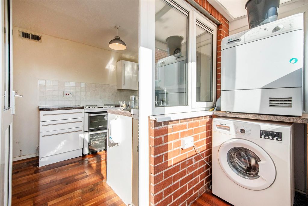 Additional image 5 of 2 bed flat for saleGreystones, Leyland PR26