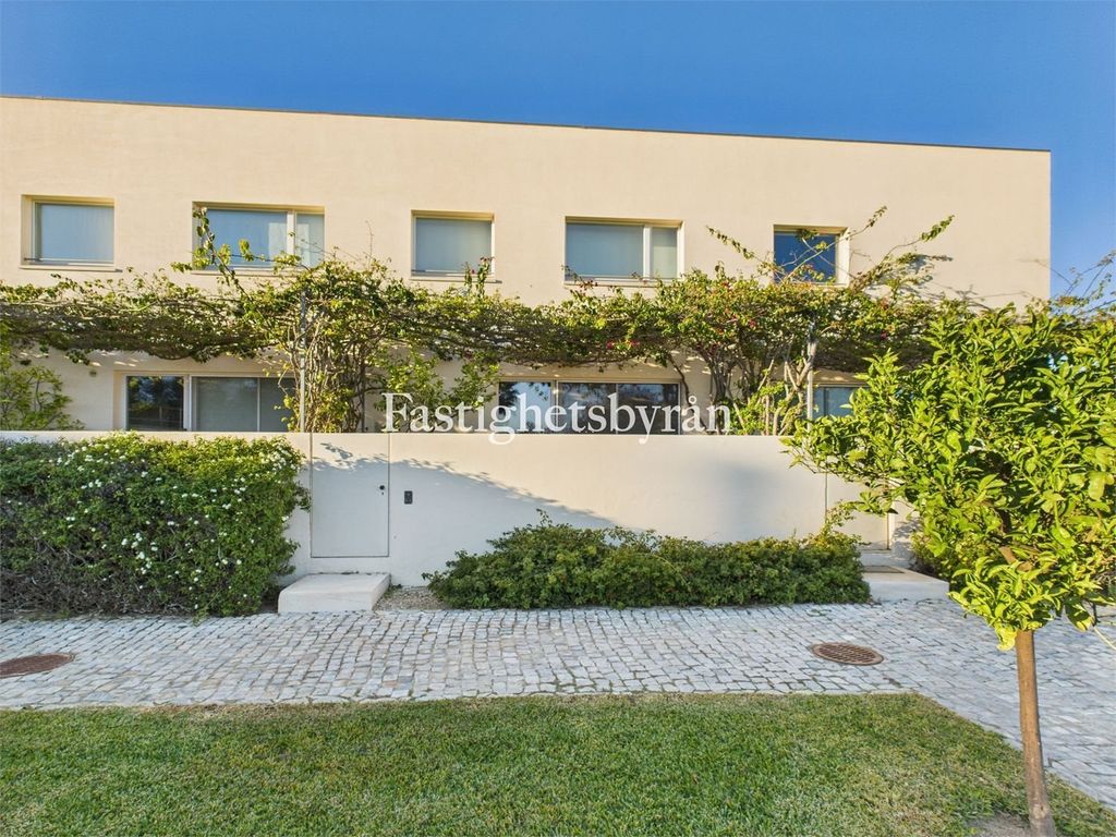Property photo 2 of 37
