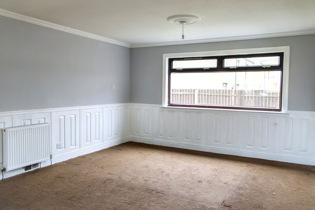 Property photo 2 of 9 Photo 3