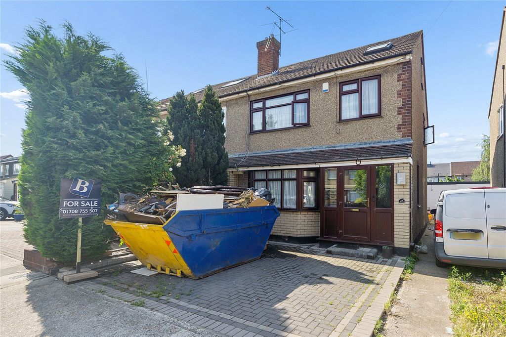 Property photo 1 of 17 Front