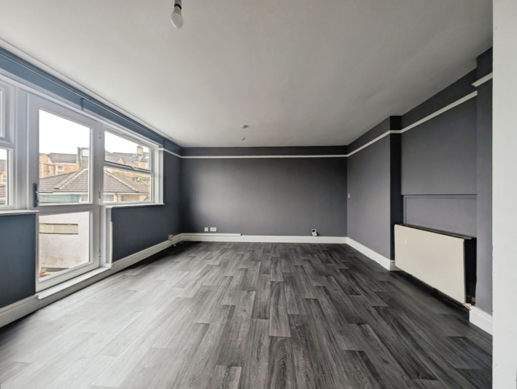 Property photo 2 of 11 8F3Ef5Bc-Living 20Room 20ii