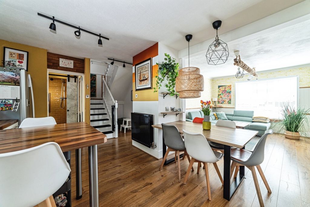 Property photo 3 of 20 Pbox-Img.Jpg