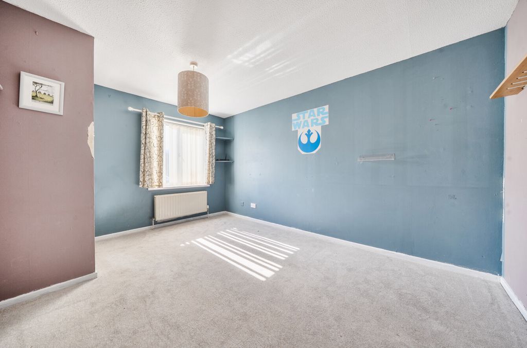 Property photo 3 of 14 1437946-12-69cc16...