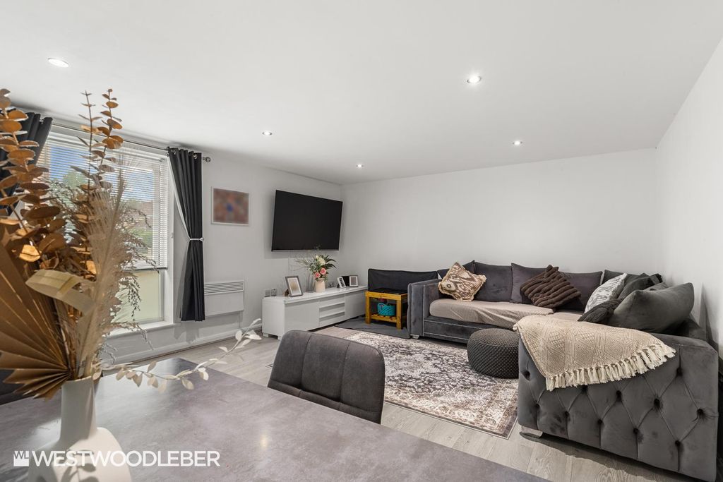 Property photo 1 of 16 Plomeravenue_8.Jpg