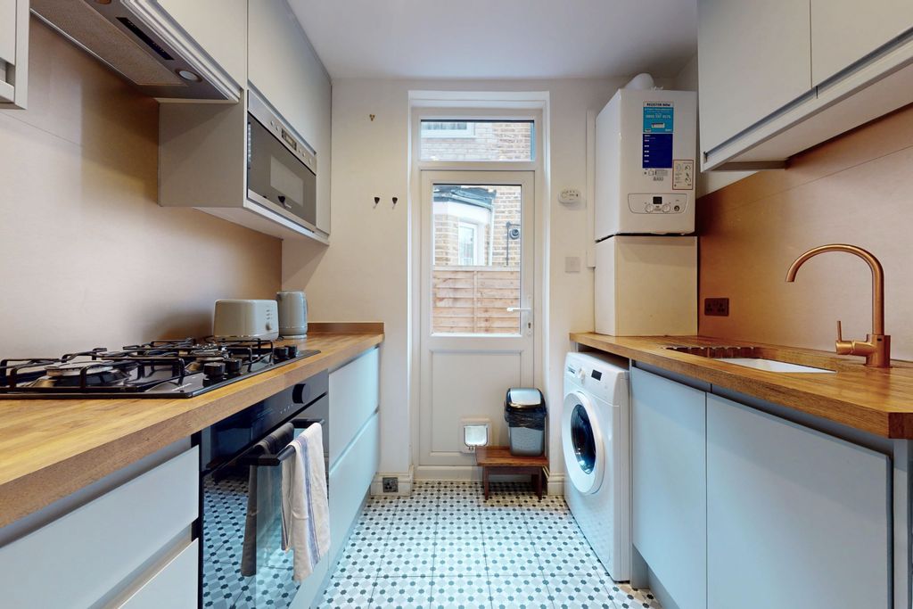 Property photo 3 of 16