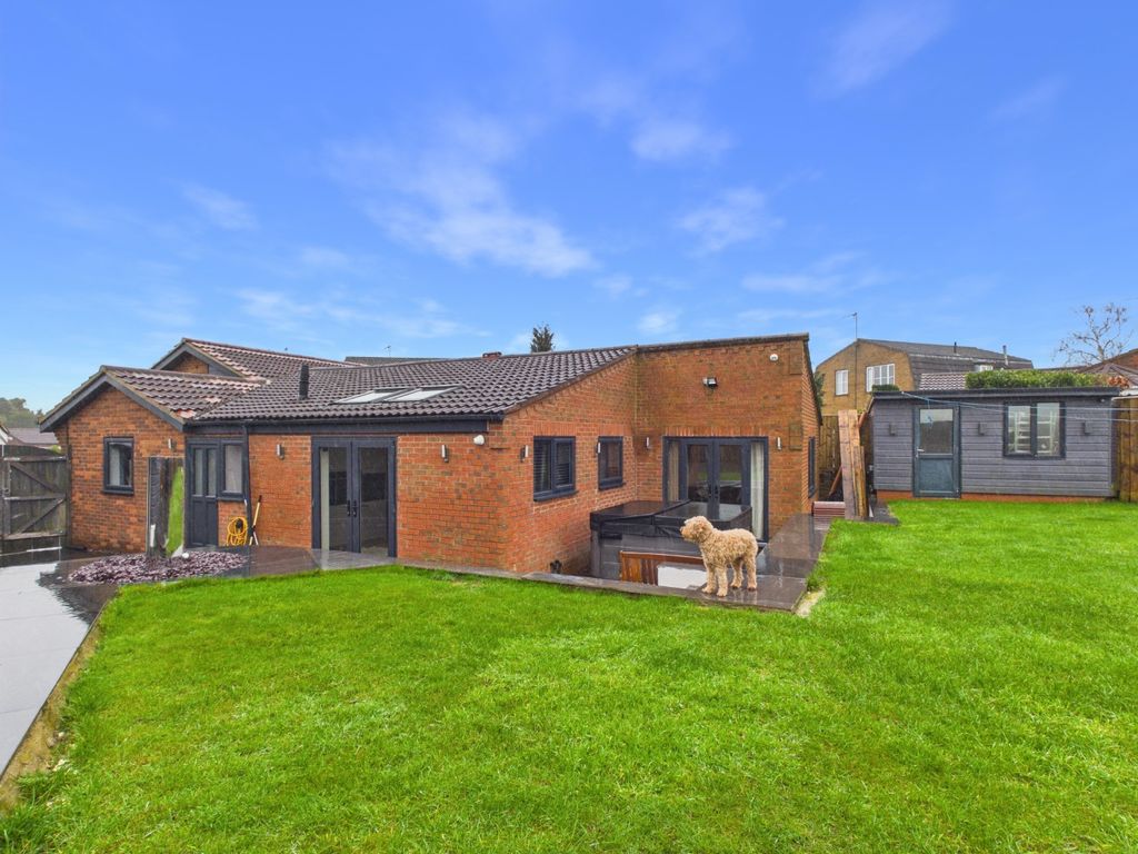 Property photo 1 of 35 4841350