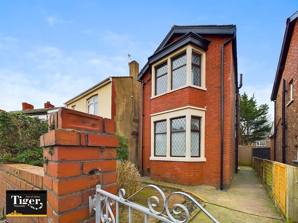 Property photo 3 of 18 Cam02176G0-Pr0437-Still013