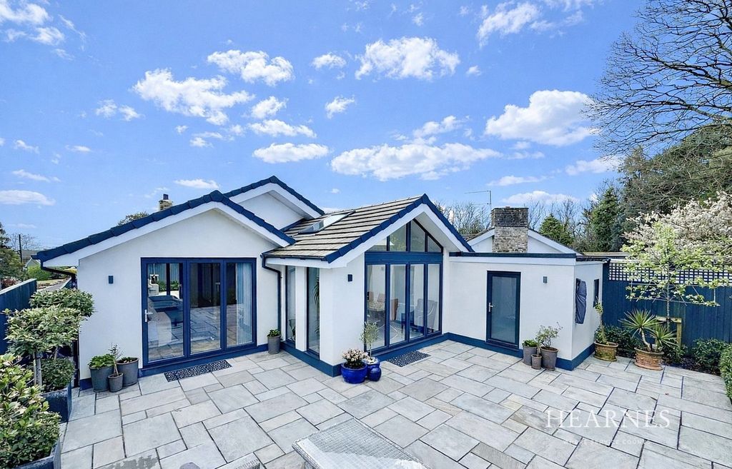 Property photo 1 of 28