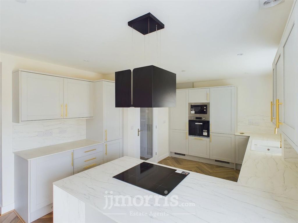 Property photo 3 of 8 Cam02121G0-Pr0069-Still001.Jpg