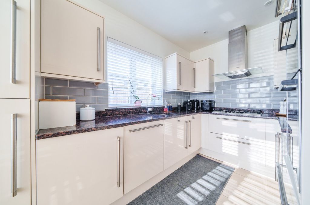 Property photo 3 of 17 Picture No. 11