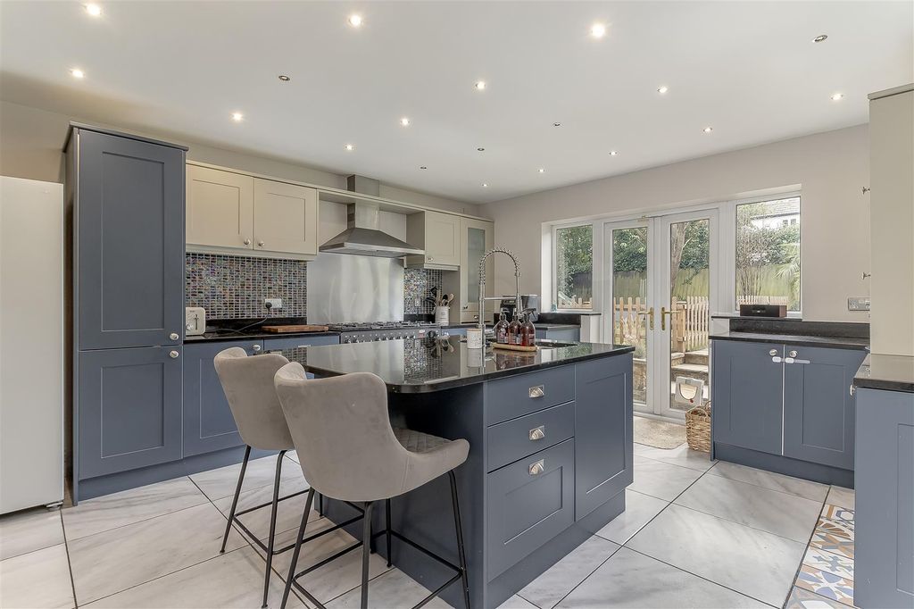 Property photo 3 of 43 Breakfast Kitchen - D.Jpg