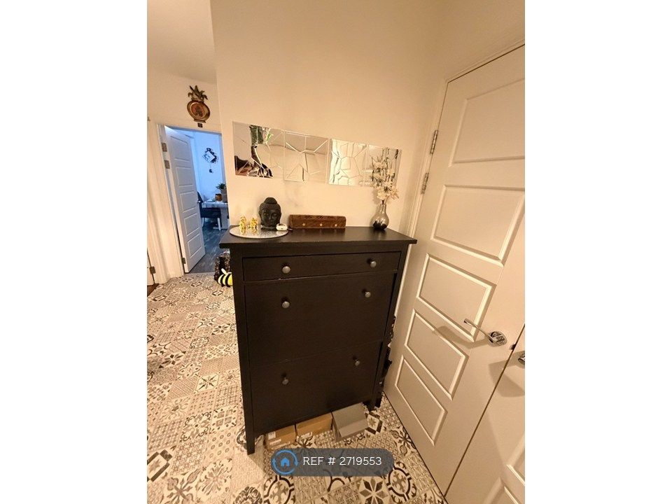 Property photo 3 of 17 Hallway 2