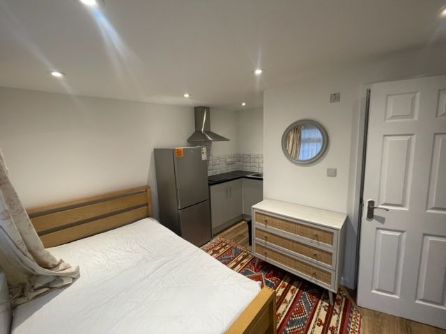 Property photo 1 of 3