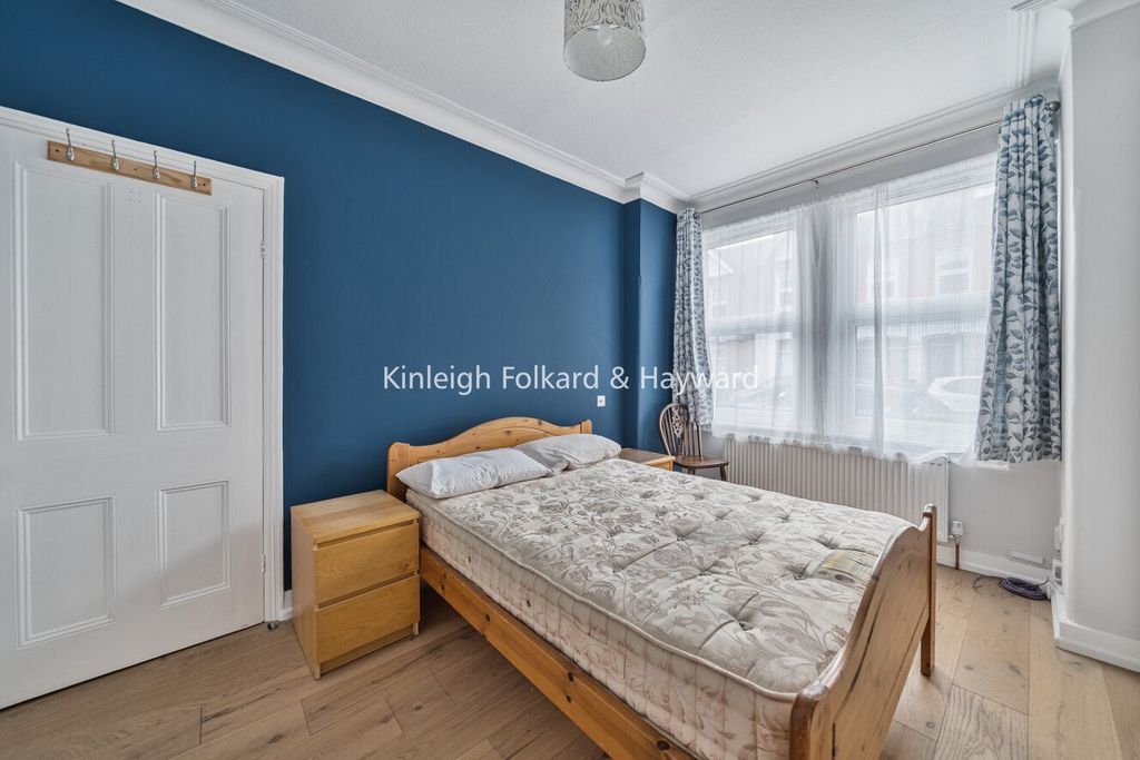 Property photo 3 of 8 Picture No. 12