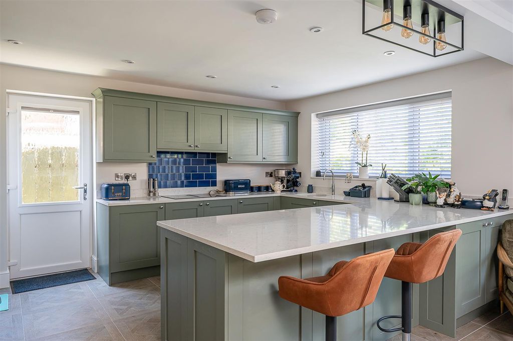 Property photo 1 of 17 Kitchen