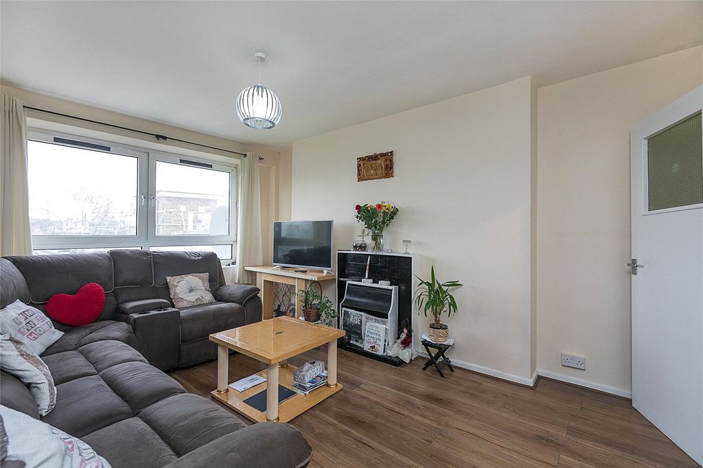 Property photo 2 of 7