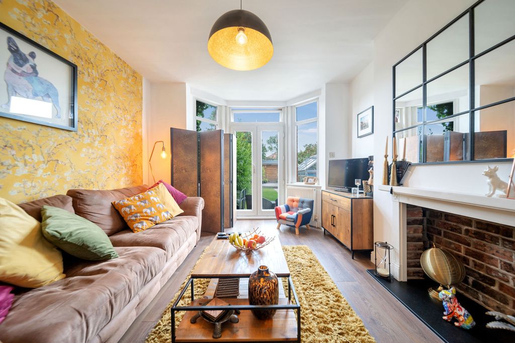 Property photo 2 of 15