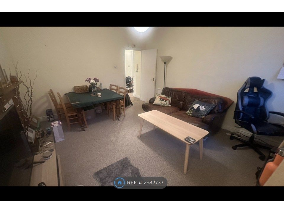 Property photo 3 of 11 Sitting Room