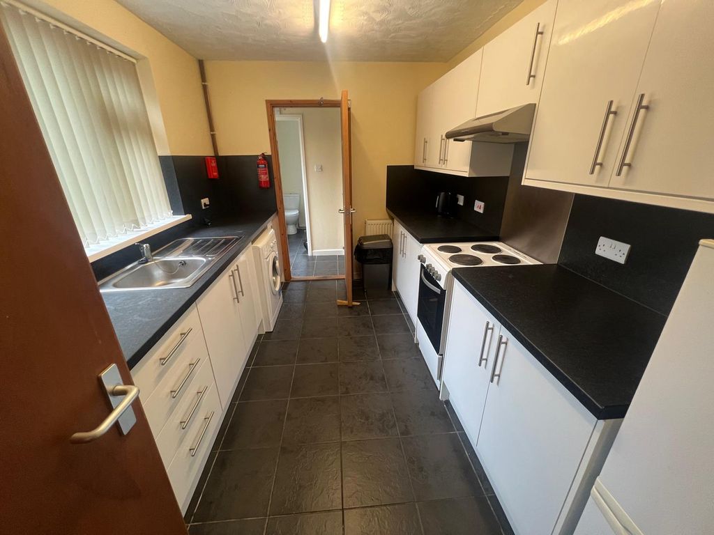 Property photo 1 of 16 Kitchen