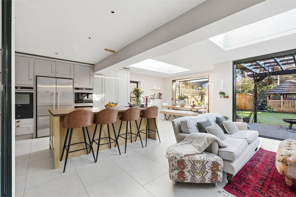 Property photo 2 of 16 Picture No. 06