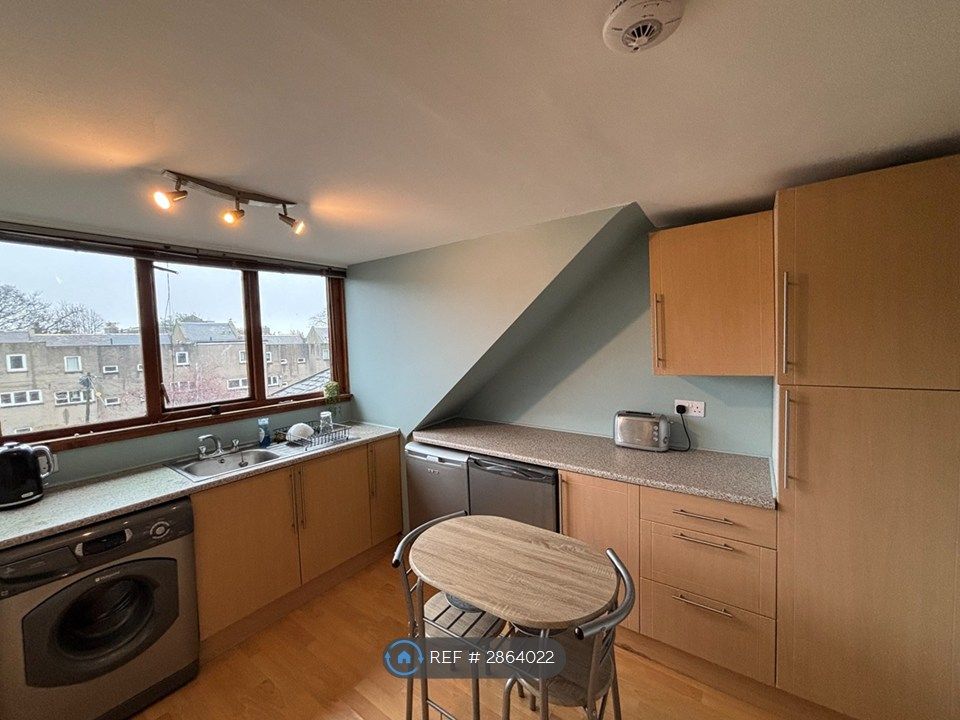 Property photo 2 of 6 Kitchen 2