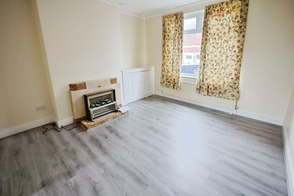 Property photo 2 of 9 Pbox-Img.Jpg