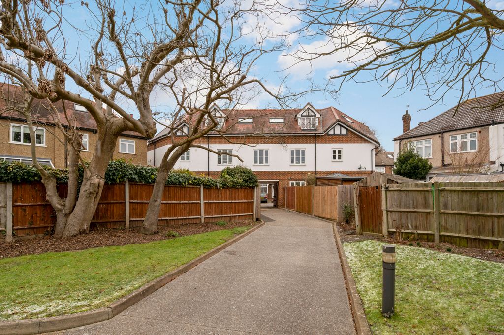 Property photo 3 of 12 Picture No. 11