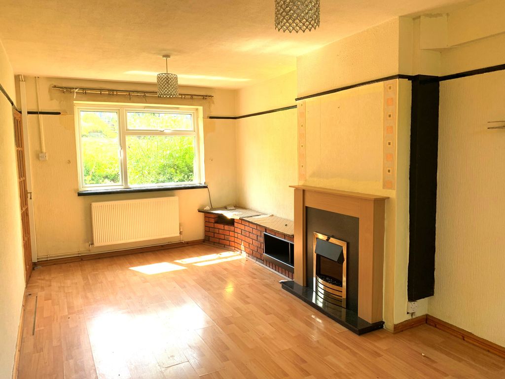 Property photo 2 of 10 l8