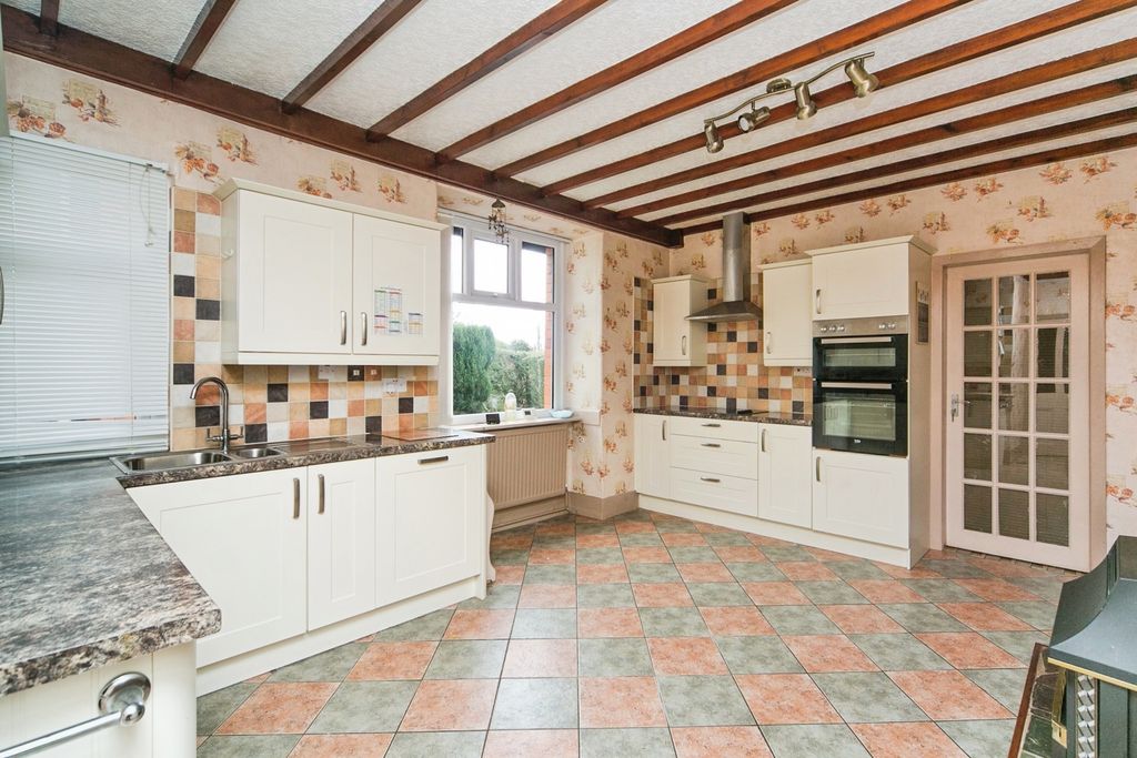 Property photo 3 of 19 Pbox-Img.Jpg