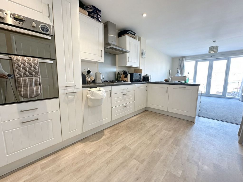 Property photo 2 of 13 Photo 11