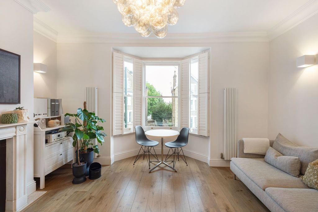 Property photo 2 of 11 4418681
