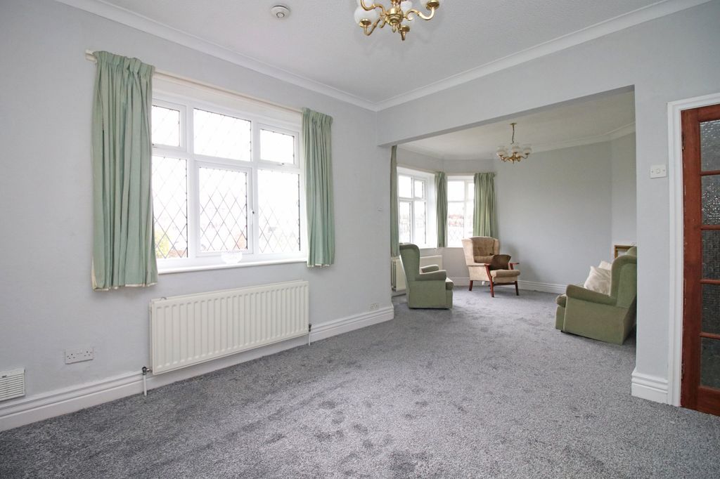 Property photo 2 of 25