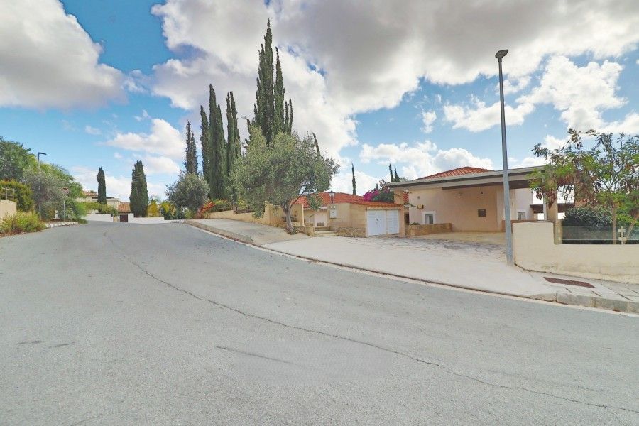 Property photo 3 of 48