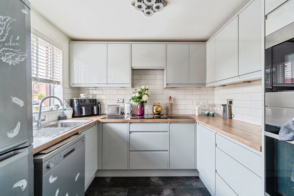 Property photo 2 of 19 Pbox-Img.Jpg