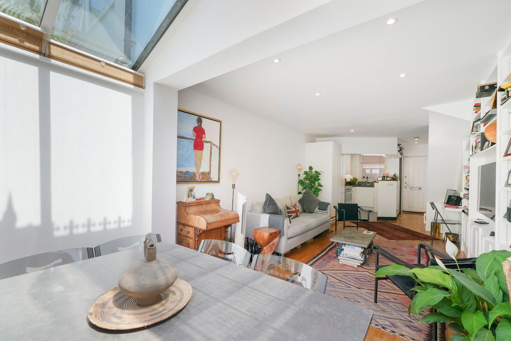Property photo 2 of 12 13 Ives Street - Hohxoafmiicuqyeu40c1.Jpg