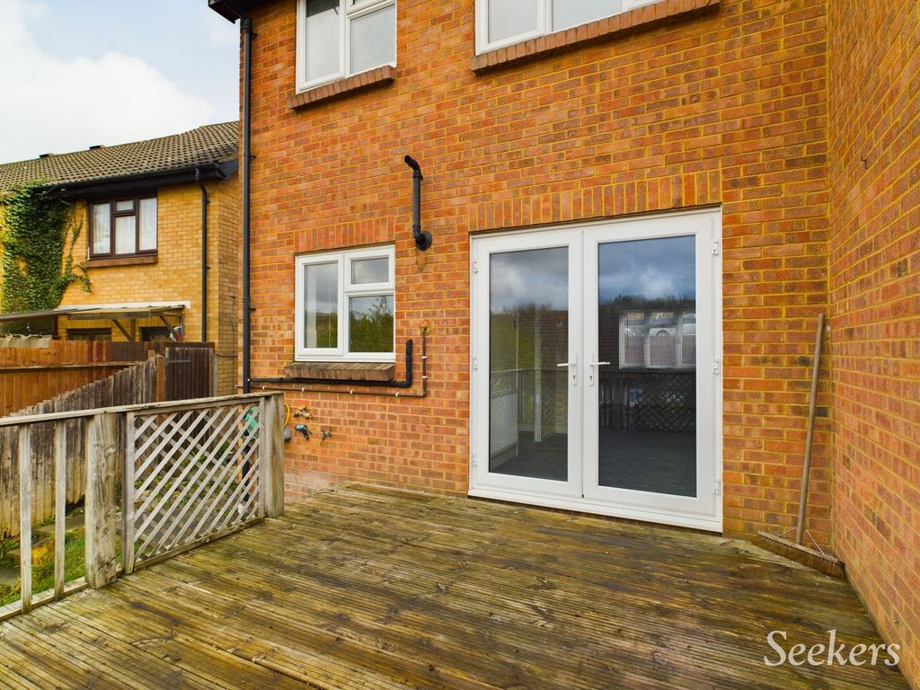 Property photo 3 of 11 Photo 11