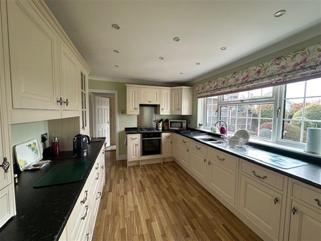Property photo 2 of 15 Kitchen