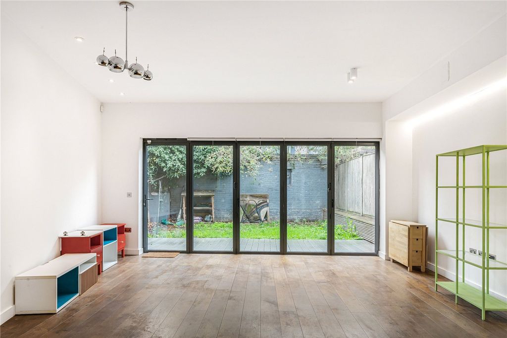 Property photo 1 of 25 Reception/Kitchen
